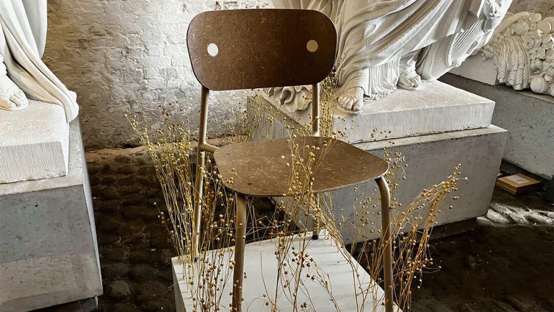 PLANQ stol med sæde og ryglæn af presset hørfibre