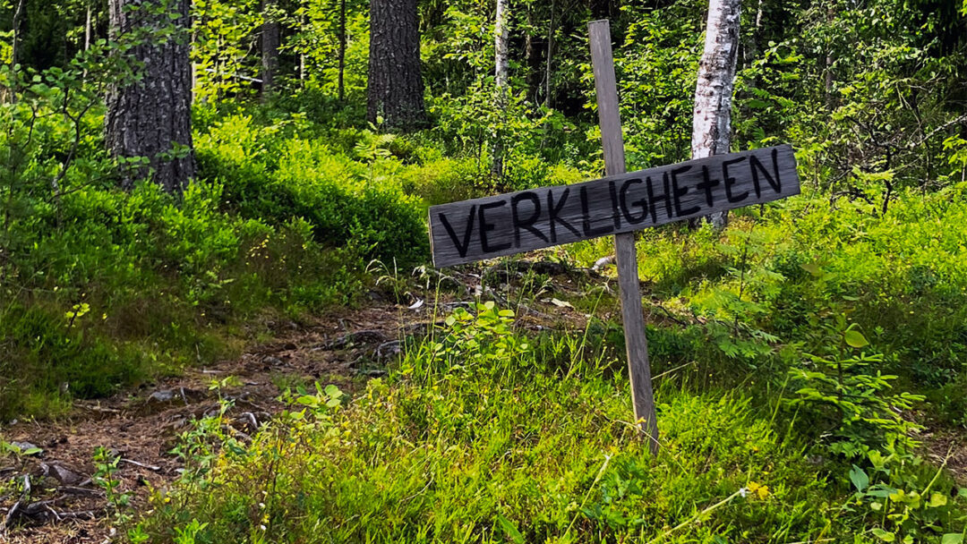 Virkeligheden - skilt mod skoven - Säterglantan