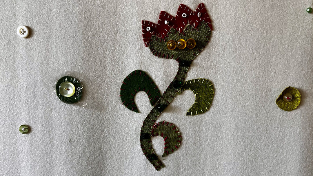 udsnit af broderet vægtæppe - Säterglantan