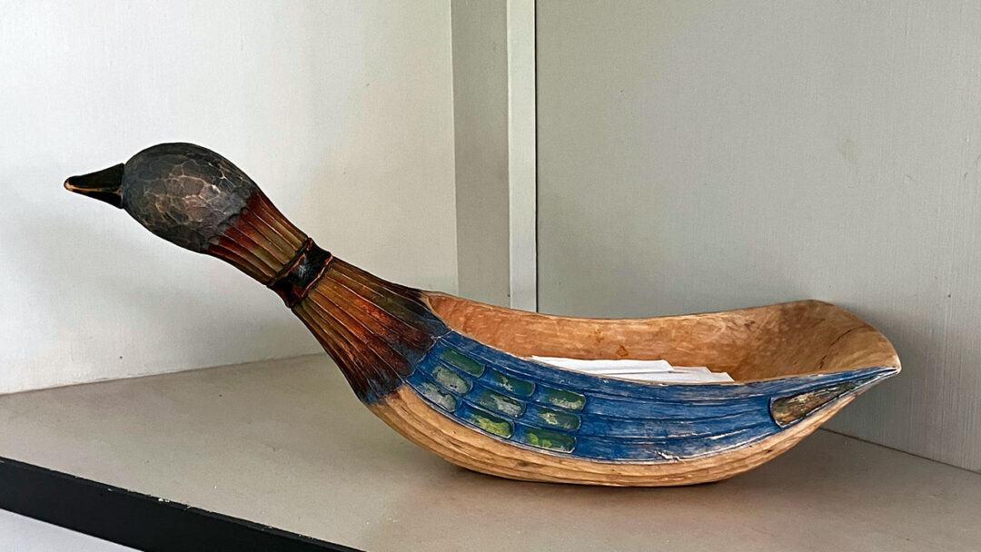 Træskål som ligner en and